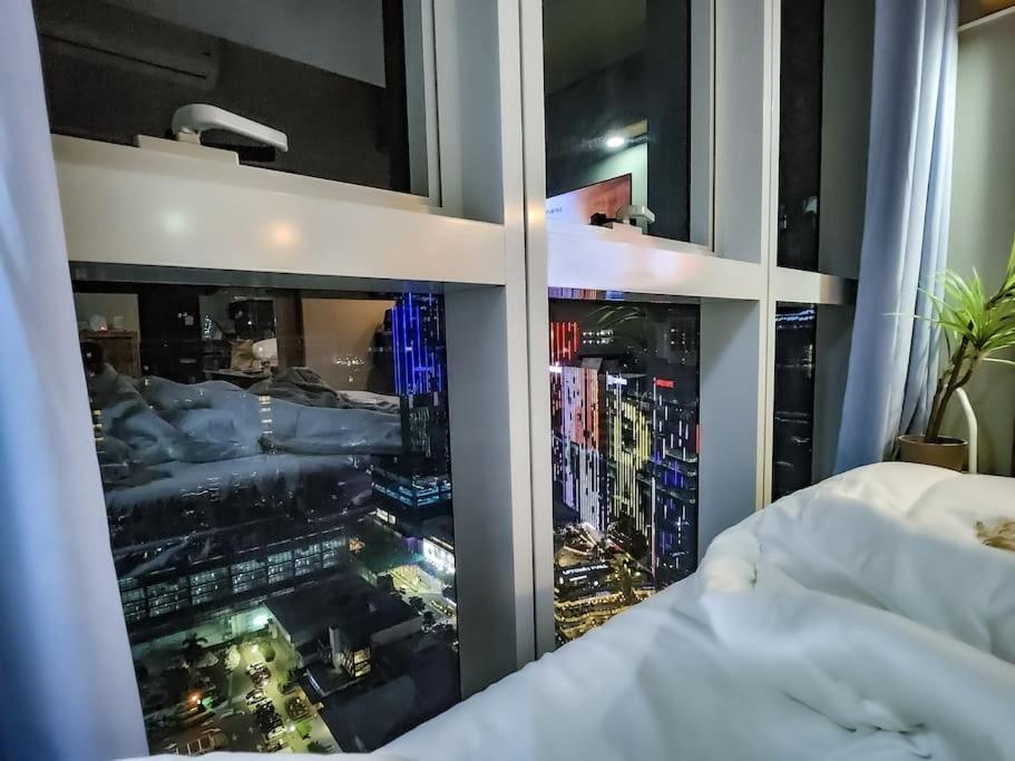 Luxestaysmnl Coastal Chic Netflx 380Mbps Pool Bgc Манила Экстерьер фото