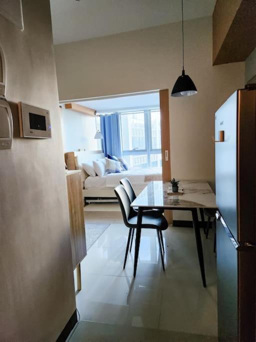 Luxestaysmnl Coastal Chic Netflx 380Mbps Pool Bgc Манила Экстерьер фото