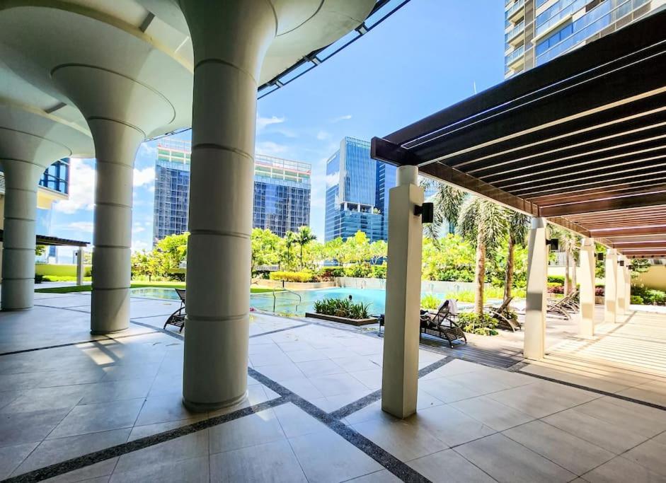Luxestaysmnl Coastal Chic Netflx 380Mbps Pool Bgc Манила Экстерьер фото